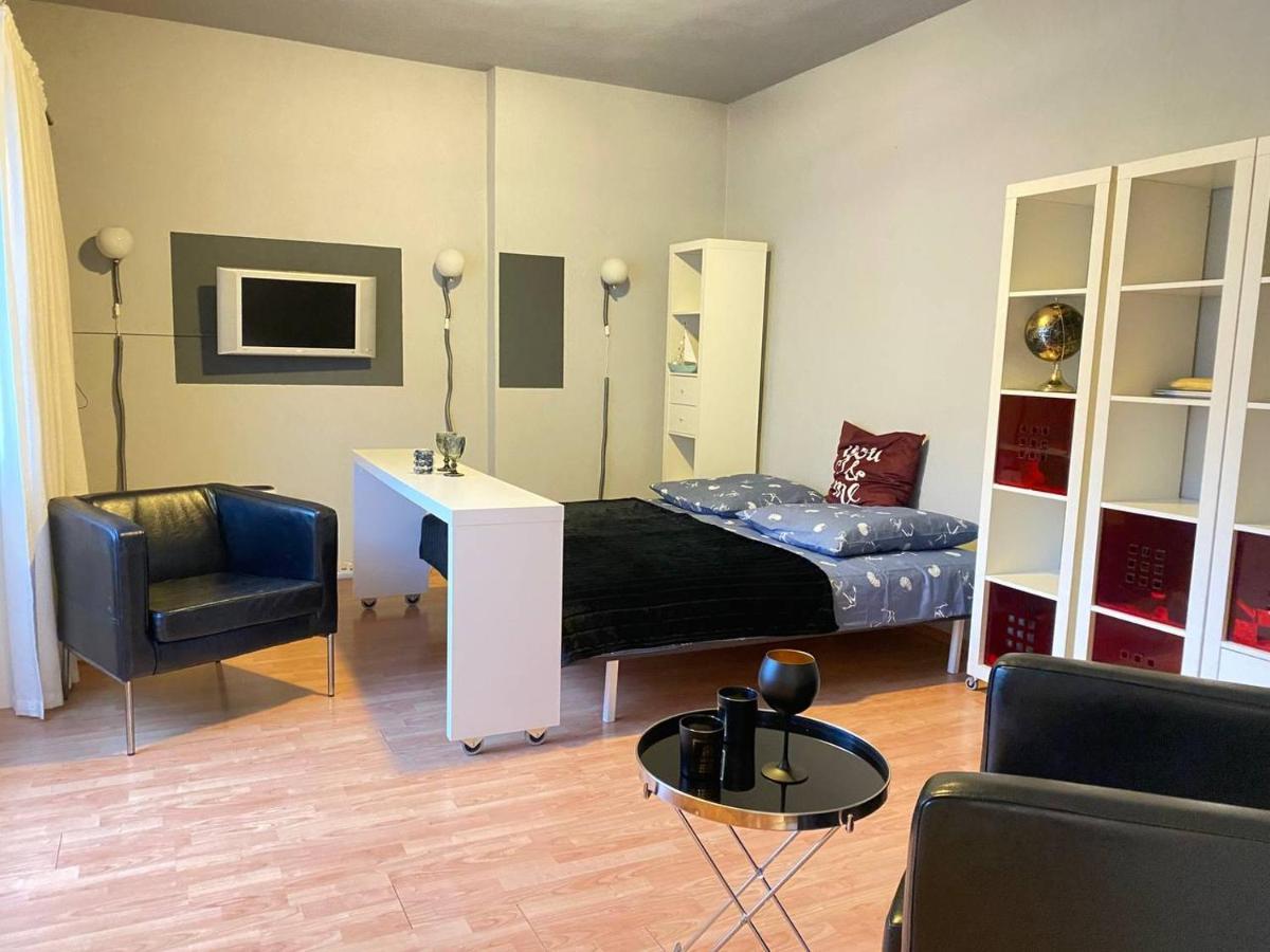 Cozy Modern Apartment With Small Balcony In The Heart Of Berlin Exteriör bild
